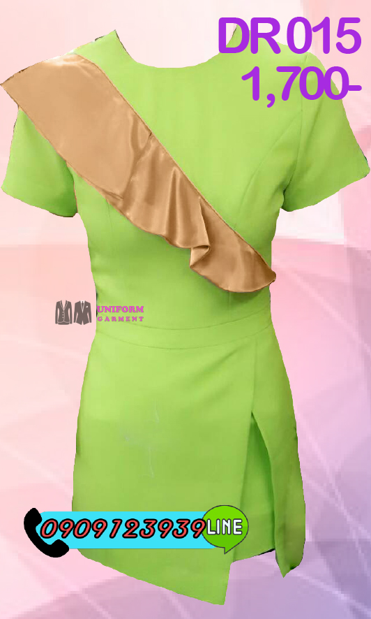 ชุดเดรสผู้หญิง สีเขียว ผ้าสีทองป้ายหน้าอก