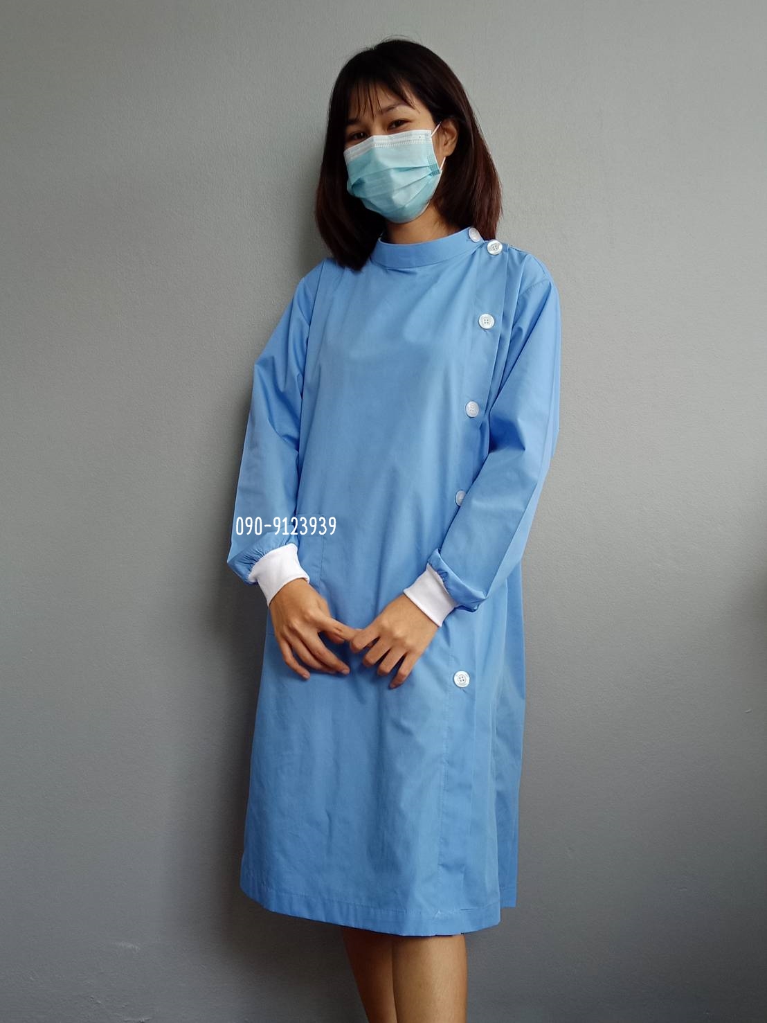 เสื้อกาวน์คอป้าย