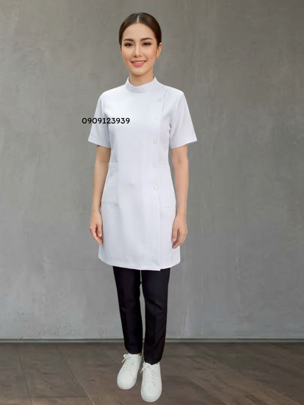 เสื้อกาวน์ยาว