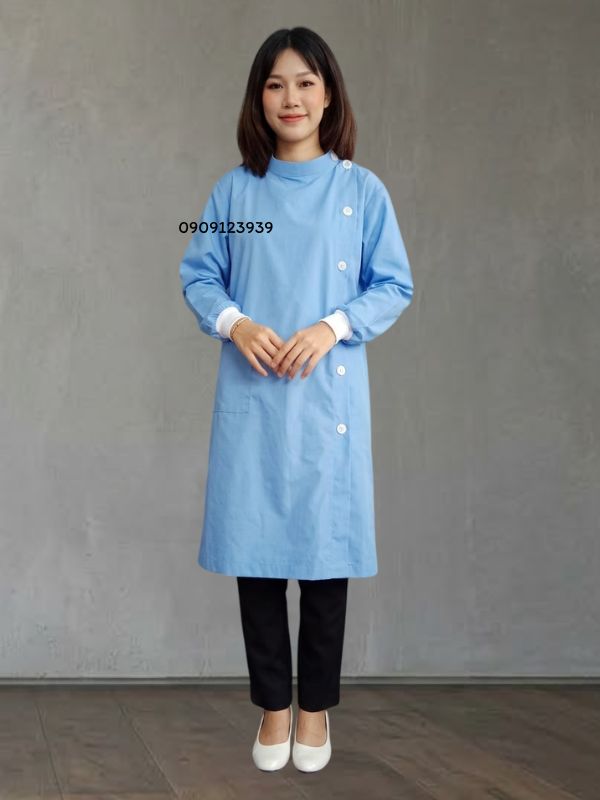 เสื้อกาวน์คอป้าย